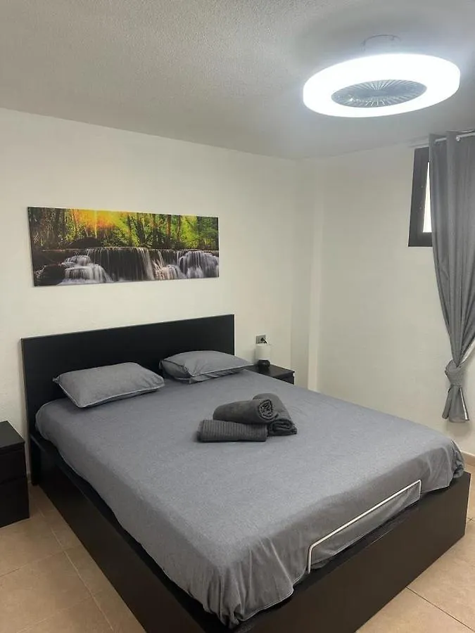 Alexander Home, Los Cristianos アロナ 0*,  スペイン
